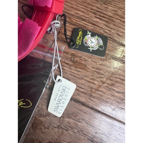 NIB Ed Hardy Love Kills Slowly Watch Swarovski Crystals & Red Pink Band Y2K - Picture 8 of 14